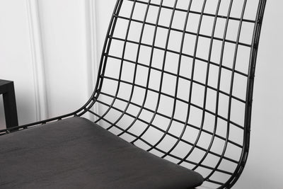Sedia design in metallo con cuscino in similpelle nero opaco industrial cm 53x51x80h