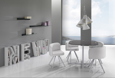 Set tavolo e 4 sedia design moderno gambe in metallo piano tavolo in vetro