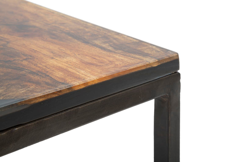 Tavolino cubo basso in legno di acacia base in metallo nero cm 40x40x45h