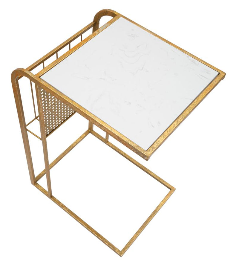 Tavolino angolare da salotto con portariviste in metallo dorato piano effetto marmo cm 46x35x65h