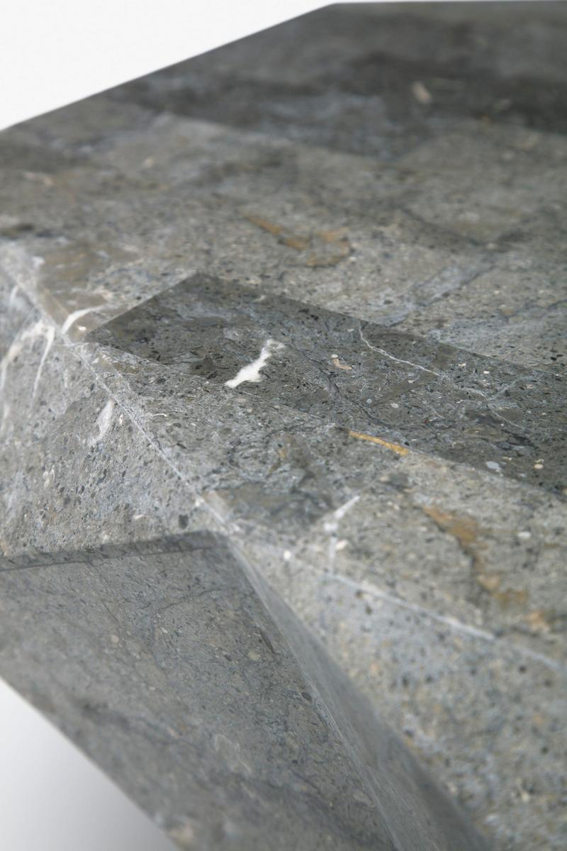tavolino design da salotto pietra fossile colore grigio