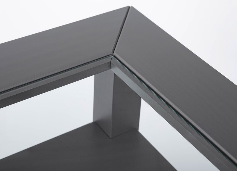 	 tavolino da salotto basso in legno grigio con top in vetro