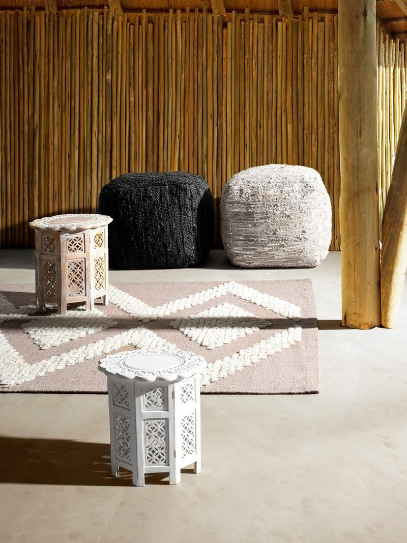 Tavolino da salotto tondo in legno di mango bianco decorazioni intagliate cm Ø 45x45h