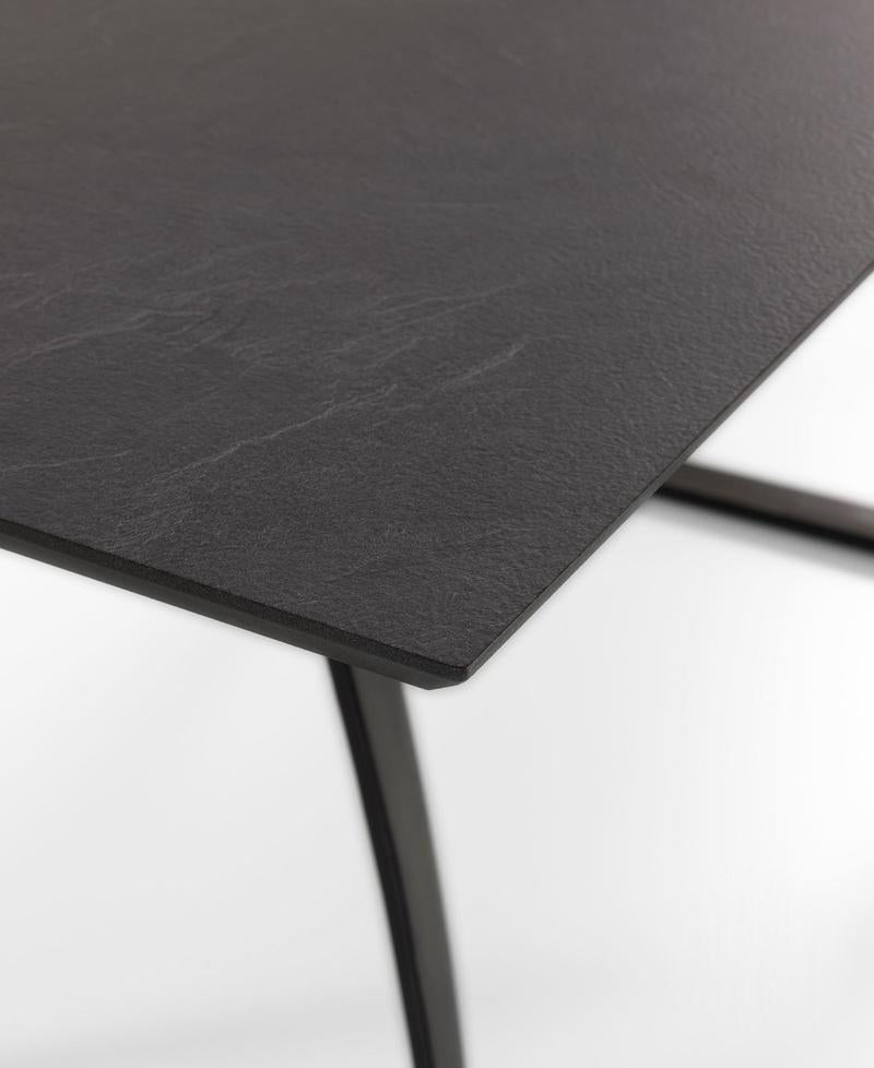 tavolo allungabile in metallo piano in legno