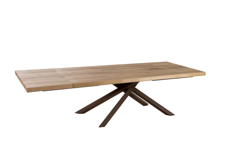 tavolo allungabile gambe ad incrocio in metallo ruggine piano in legno