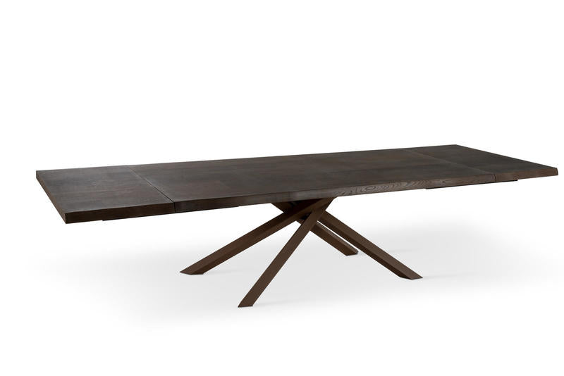 tavolo allungabile gambe ad incrocio in metallo ruggine piano in legno rovere termocotto
