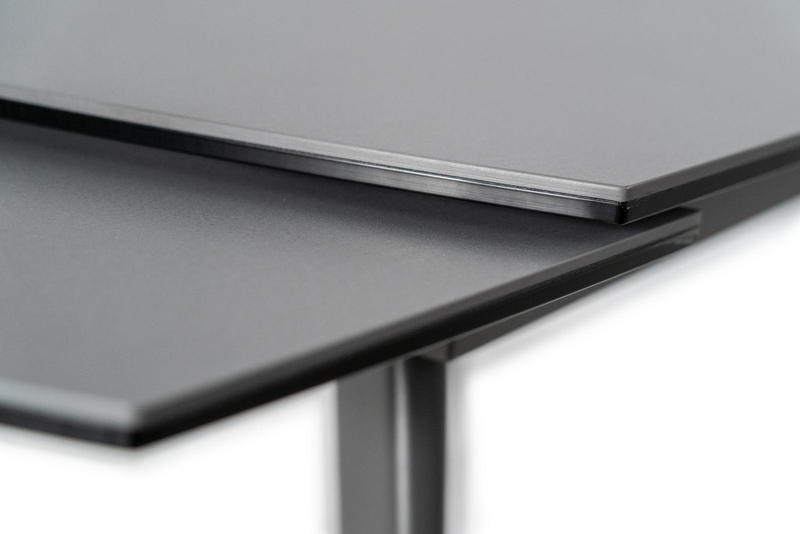 tavolo moderno allungabile piano in ceramica e vetro grigio gambe in metallo