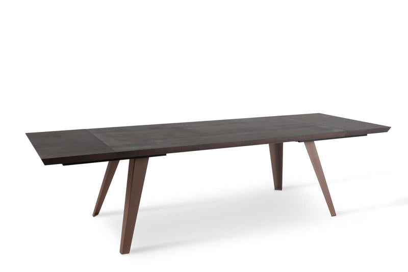 tavolo moderno allungabile gambe colore ruggine piano in legno rovere termocotto