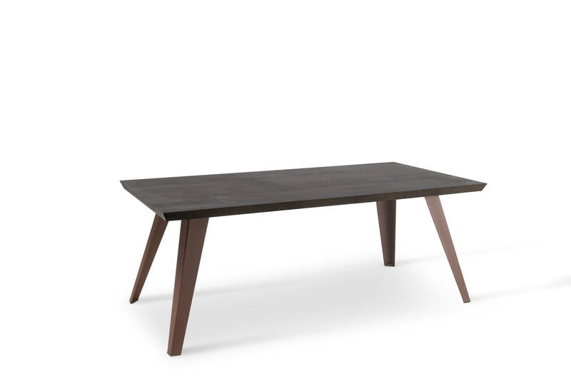 tavolo moderno allungabile gambe colore ruggine piano in legno rovere termocotto