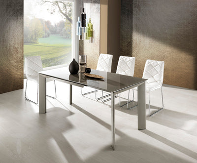 Tavolo da soggiorno moderno allungabile in metallo e vetro tortora