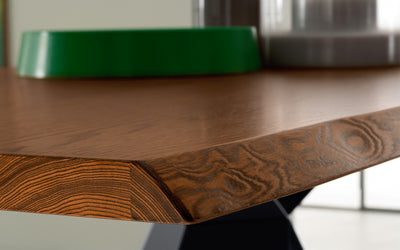tavolo design struttura metallo grigio ardesia-RAL- 7015 piano rovere tinto noce canaletto bordo scortecciato 035