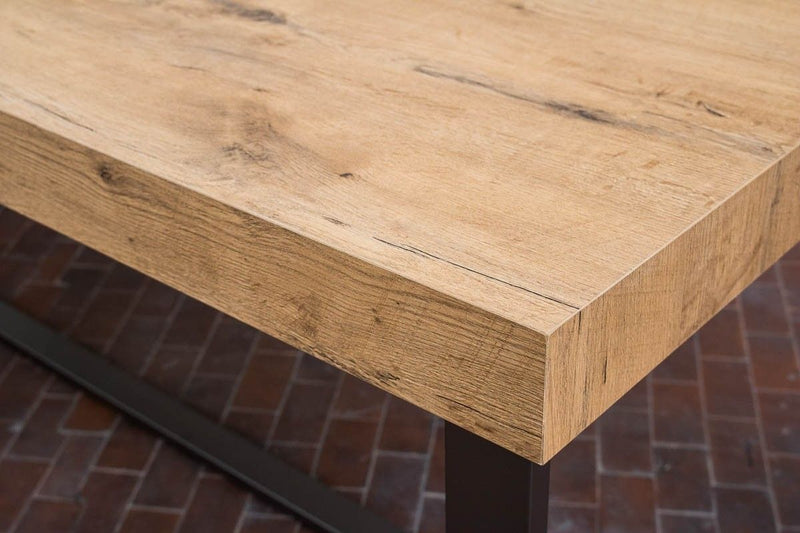 tavolo da pranzo industrial in legno e ferro