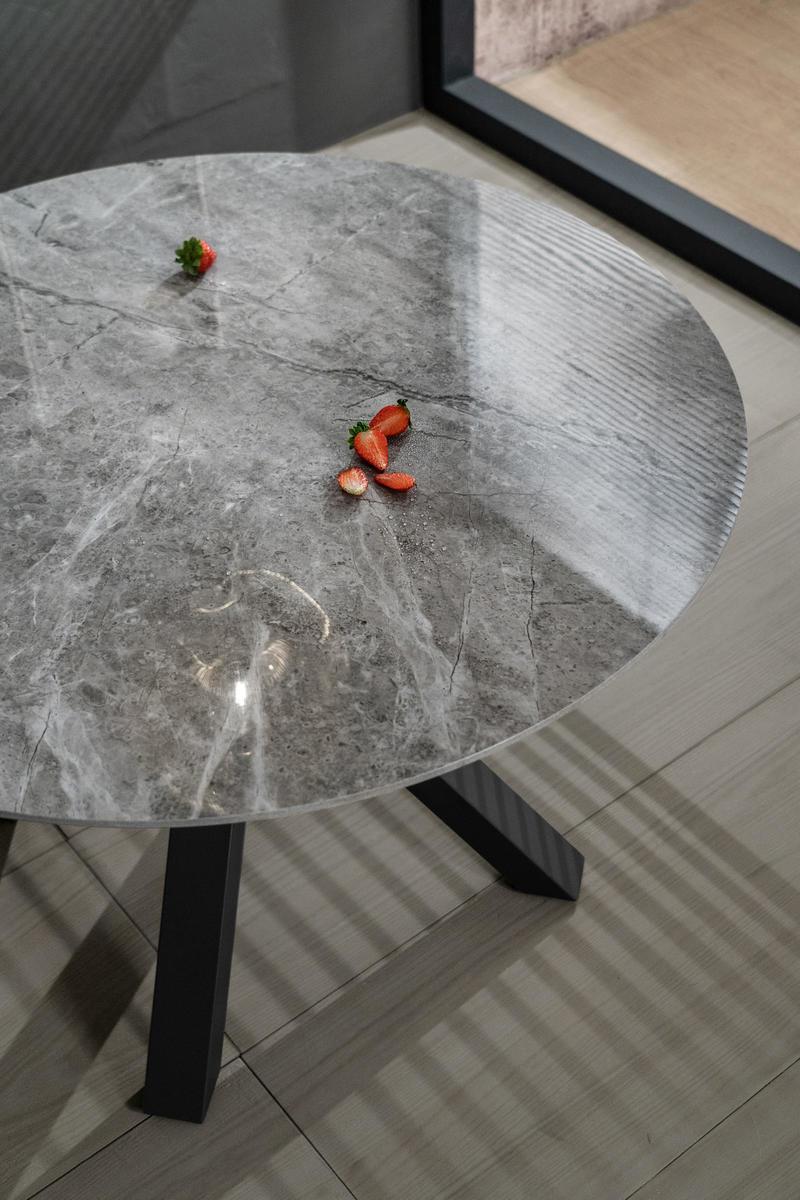 Tavolo rotondo fisso gambe incrociate in metallo piano effetto marmo  cm Ø 120x76h