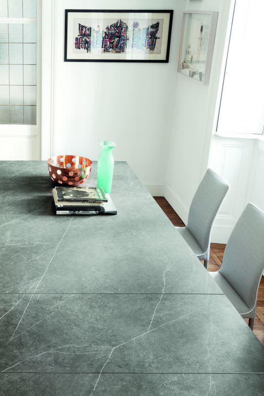 tavolo allungabile Genio Bontempi piano supermamo grigio serena struttura grigio chiaro  
