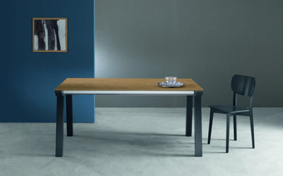 tavolo da pranzo Genius struttura frassino tinto grigio ardesia RAL 7015 piano nobilitato tavolato quercia 200