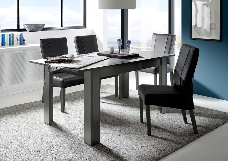 tavolo da pranzo moderno in legno grigio lucido
