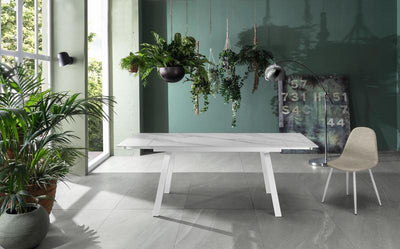 Tavolo moderno allungabile top effetto marmo gambe in metallo colore bianco cm 140/200x80x76h
