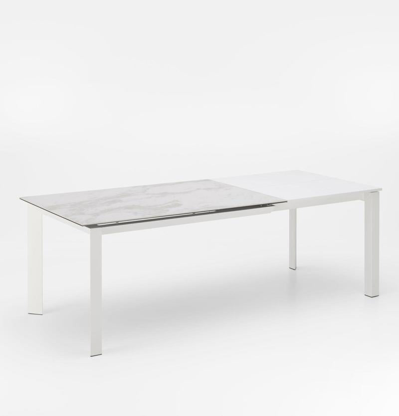 Account - Tavolo allungabile in metallo piano in ceramica effetto marmo cm 90x140/220x75h